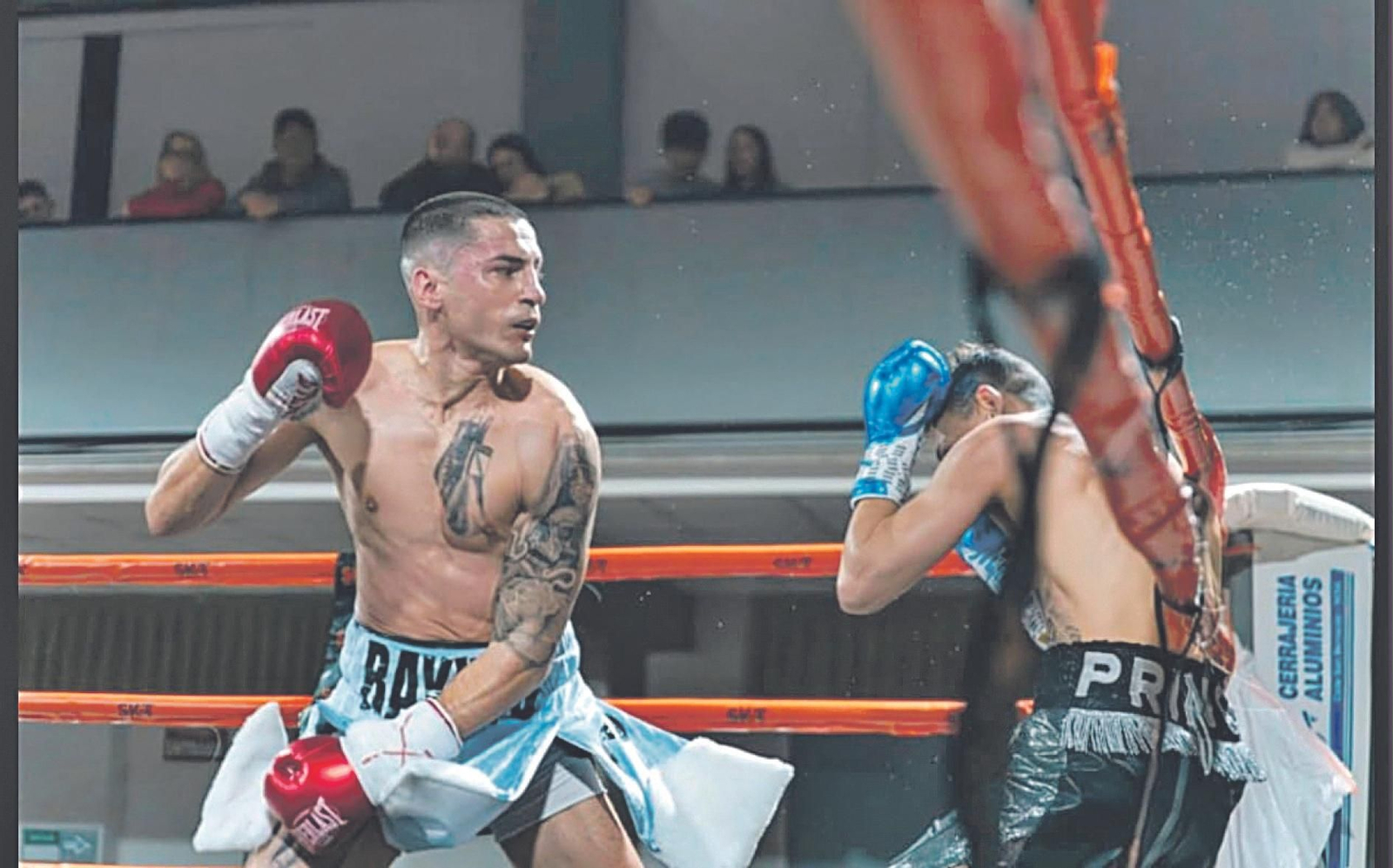 El vigués Kike ‘El Rayito’ García, en uno de sus combates.
