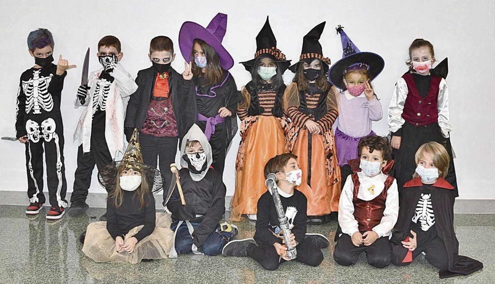 Concepción Arenal. Bruxas e esqueletes para un divertido día de medo.