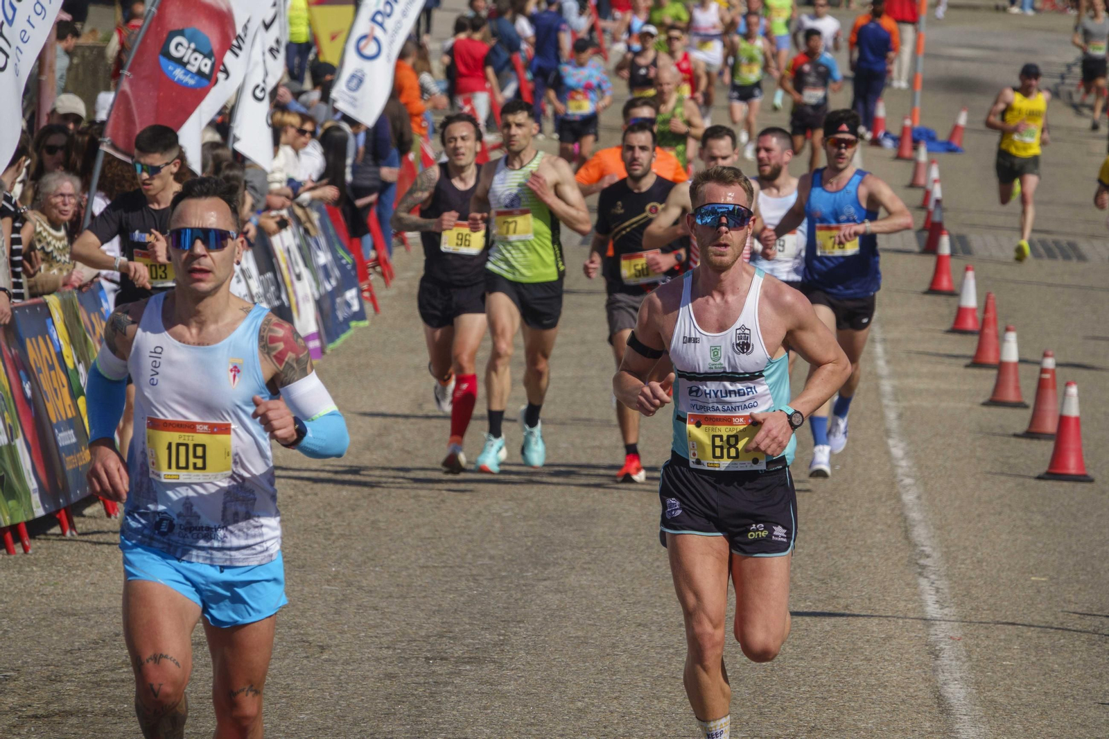 Galería | Pequeños y mayores se divierten en la 10K de Porriño