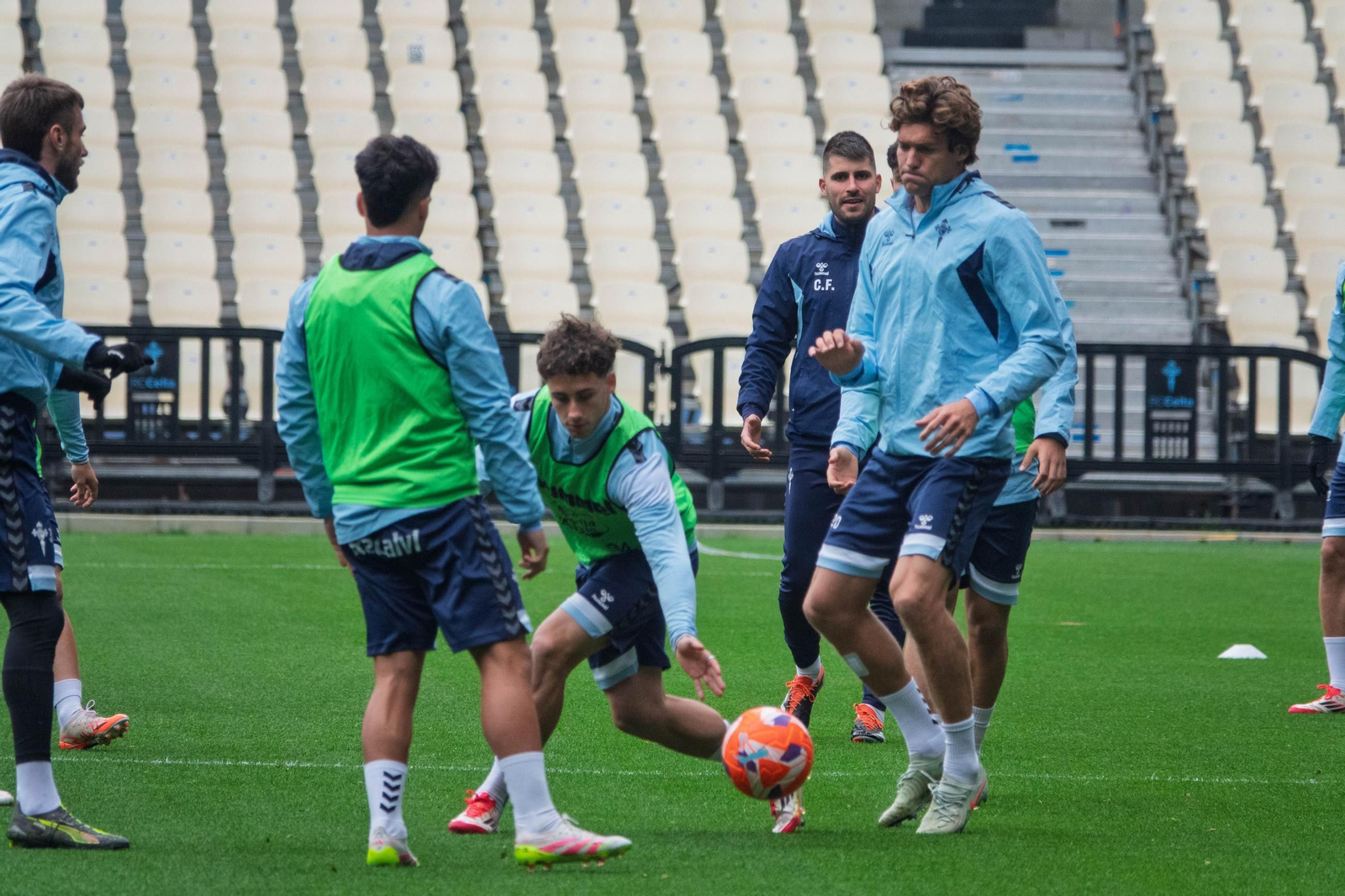 Galería | Entrenamiento multitudinario del Celta en Balaídos
