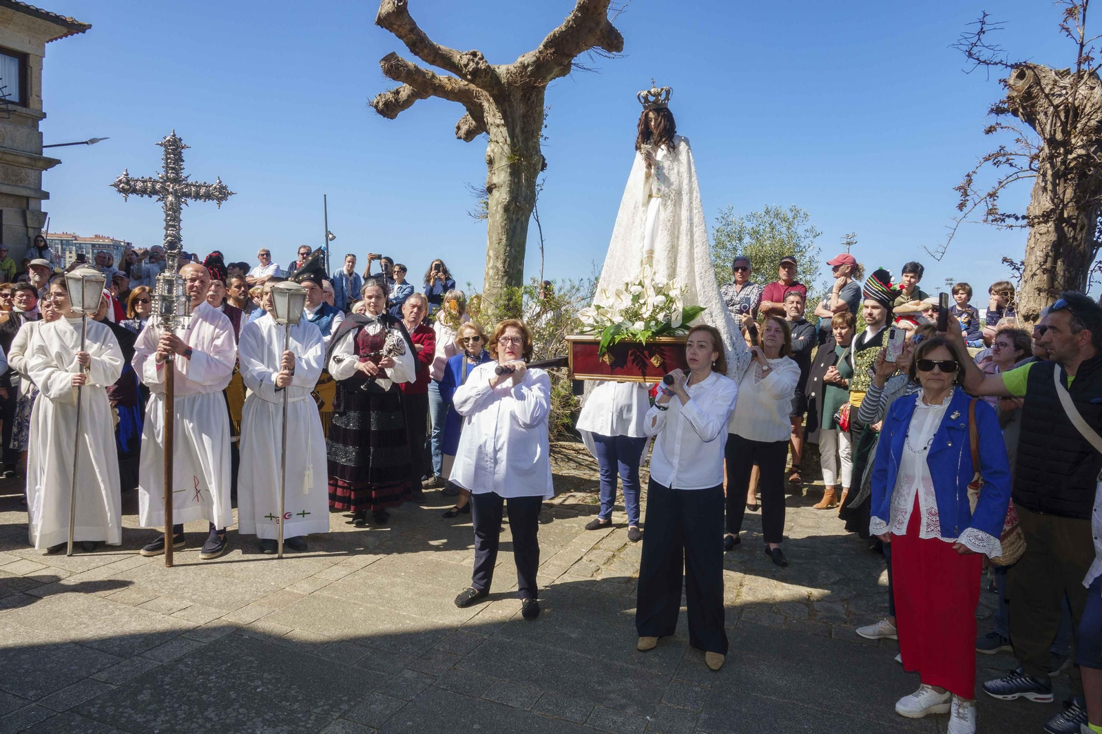 Galería | La Procesión del Encuentro de Bouzas despide la Semana Santa