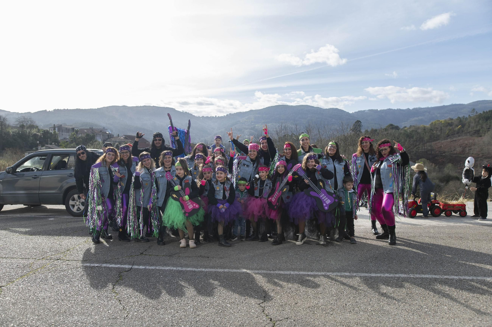 Galería | O Zamaruco dixo adeus ao Entroido en Cortegada o Entroido coas súas comparsas