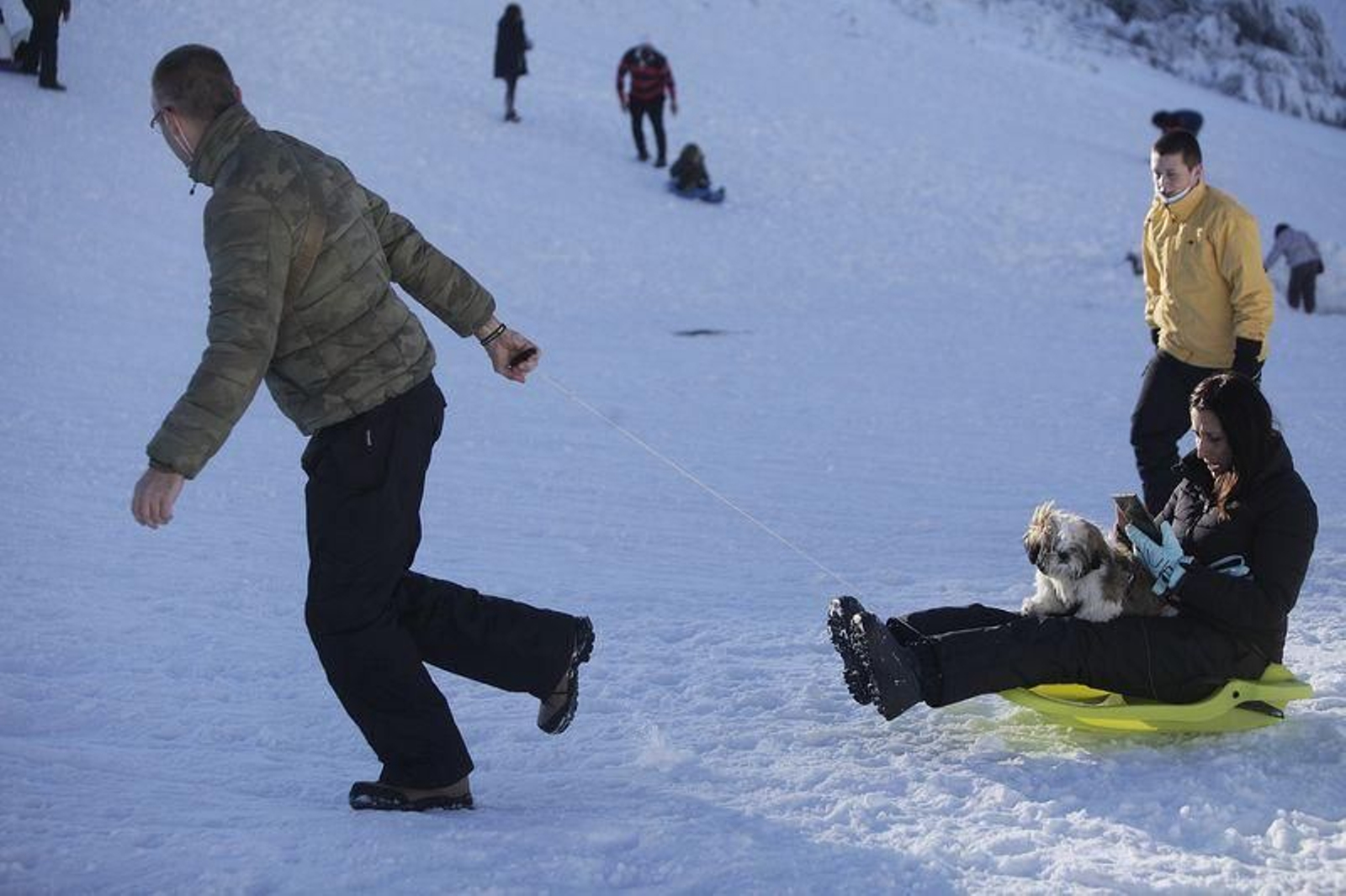 La nieve, protagonista de la jornada en Manzaneda // FOTO: MIGUEL ÁNGEL