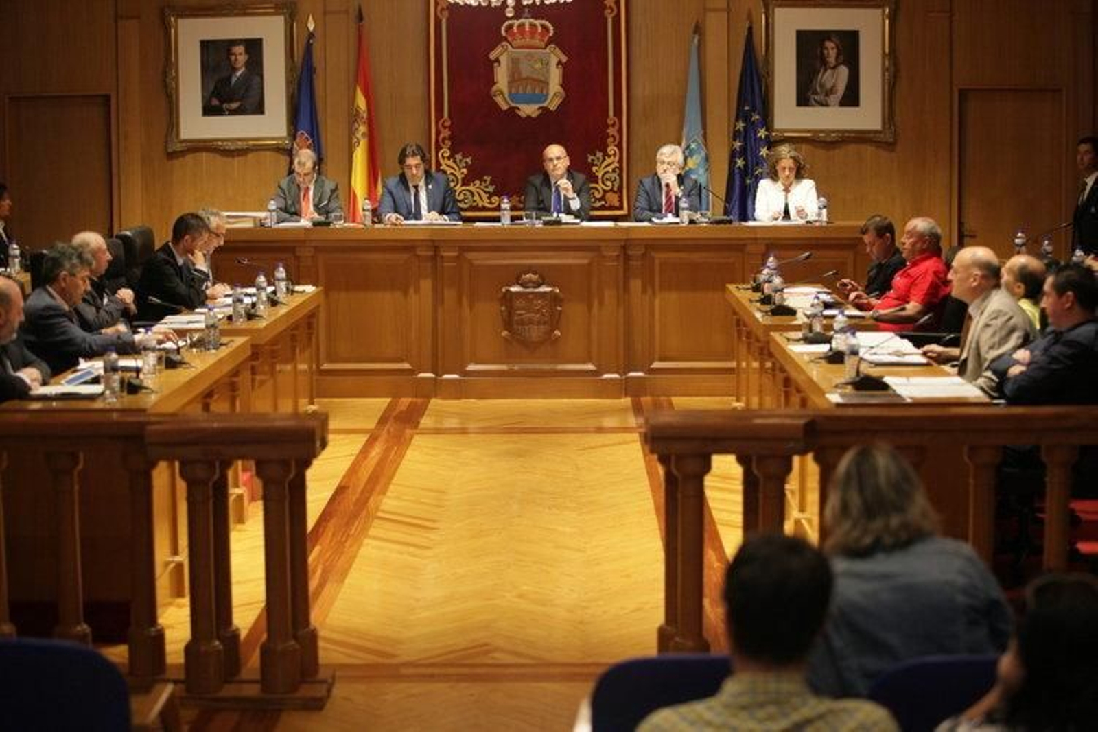 Un momento de la sesión plenaria en la Diputación.