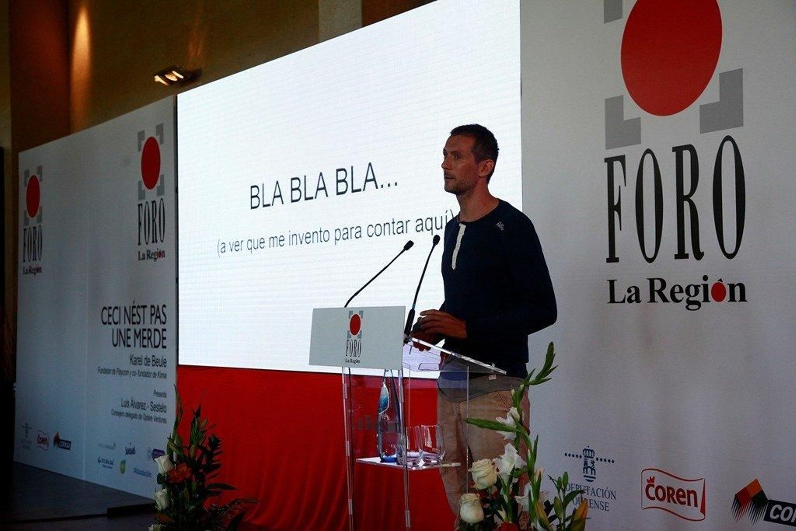 Karel de Beule, en el Foro La Región - 40