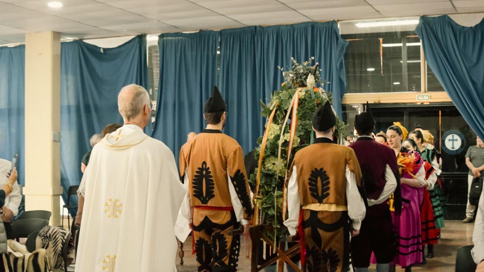 Procesión tras la bendición de los ramos