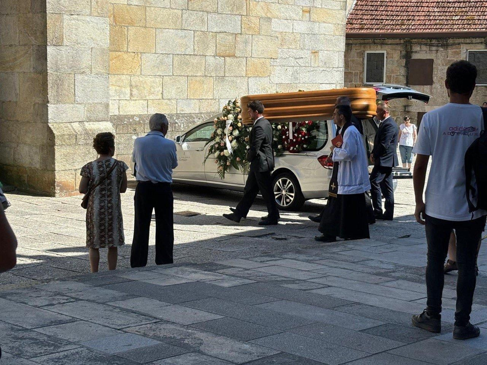 Funeral del joven arrollado en Cangas.