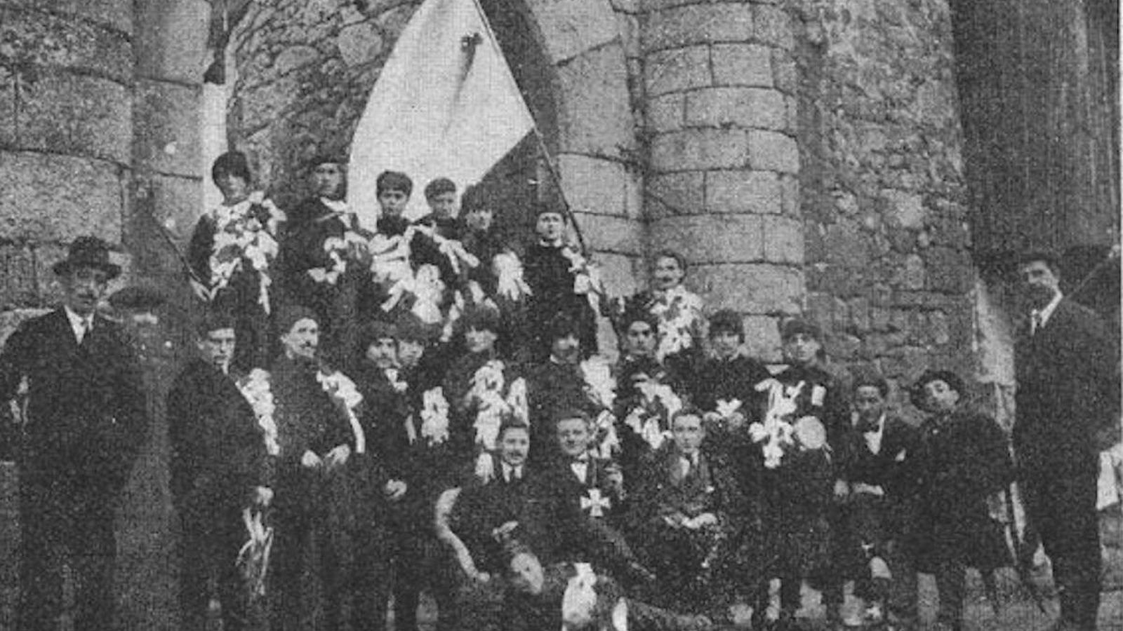 Comparsa de Ribadavia, Los Vampiros. Foto de Pacheco 1918.