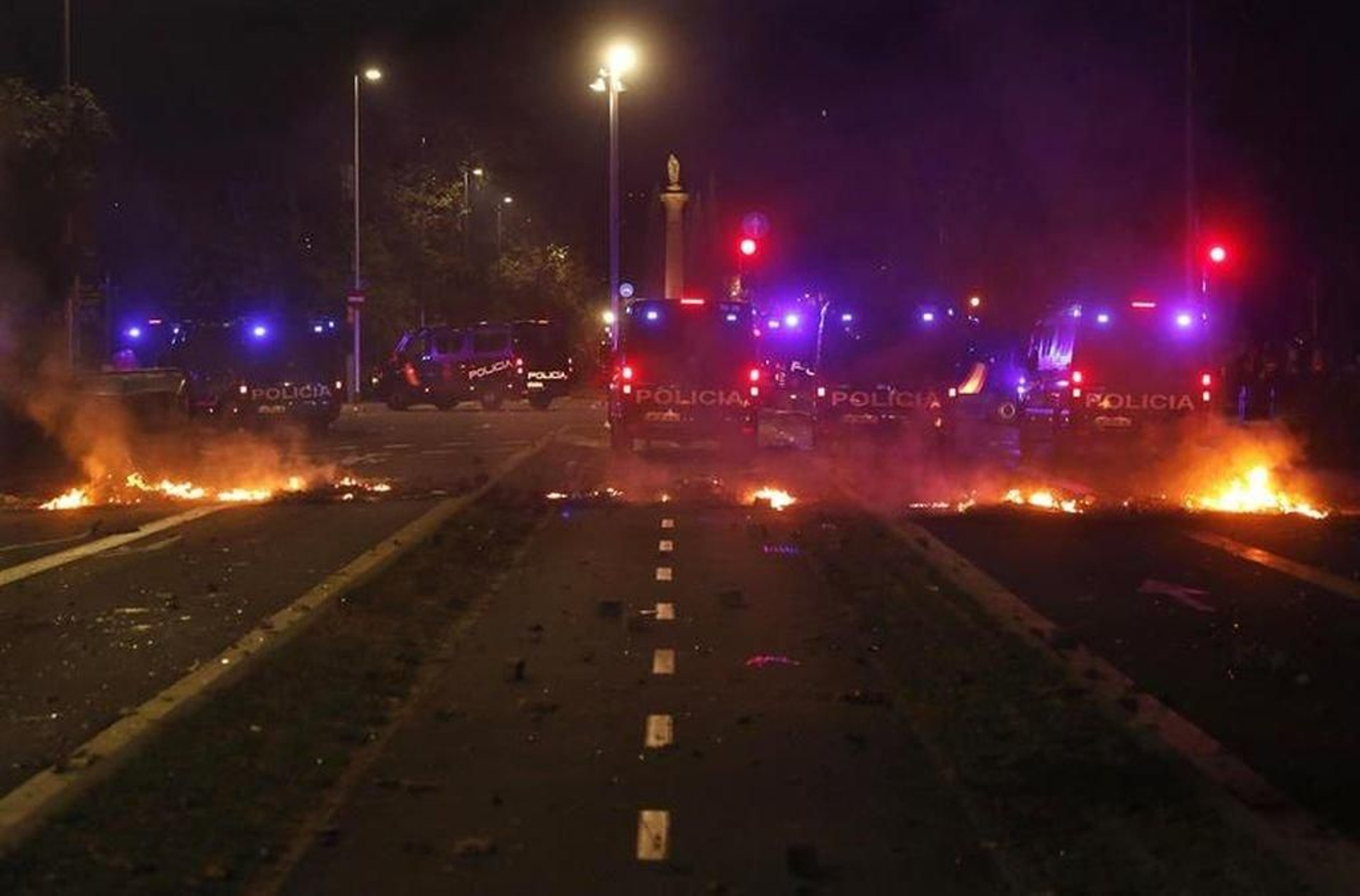 Tercera noche de protestas en Cataluña 3