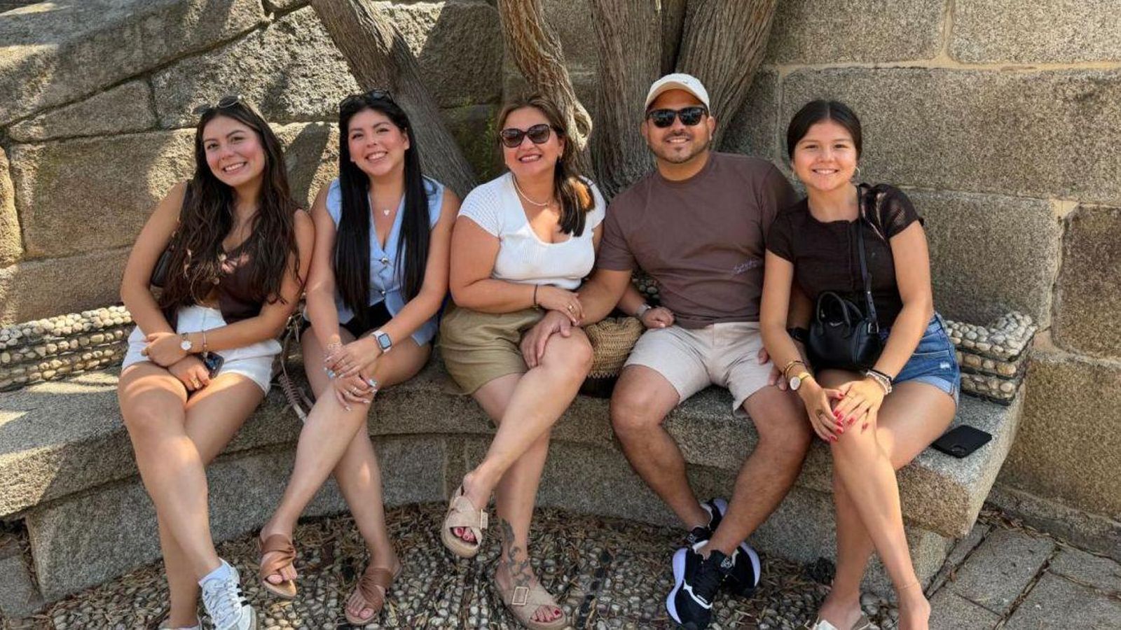 Carlos, Sonia, Montse, Vanesa y Aitana, Barcelona.