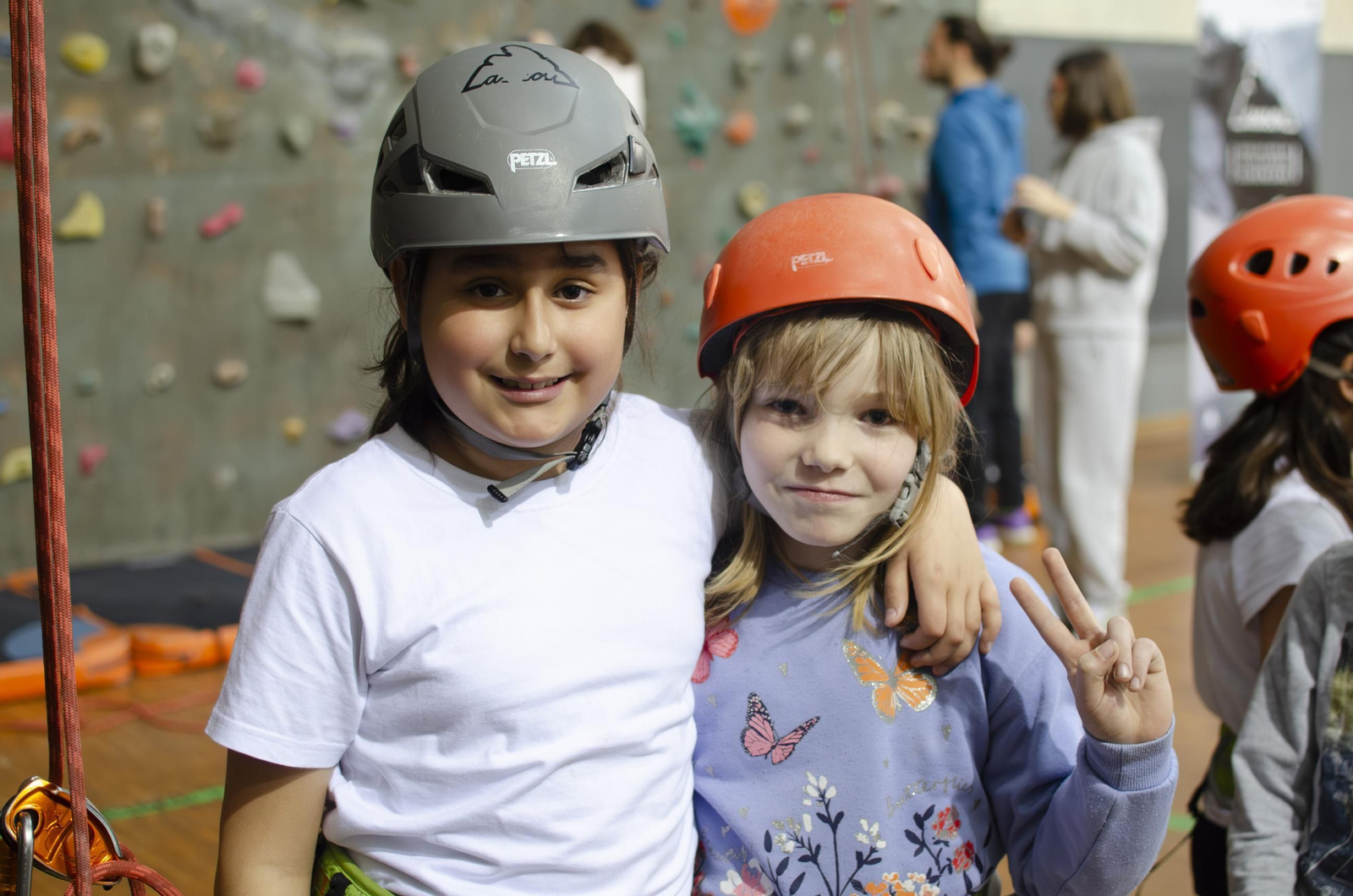 Galería | Jornada escolar de escalada en Os Remedios