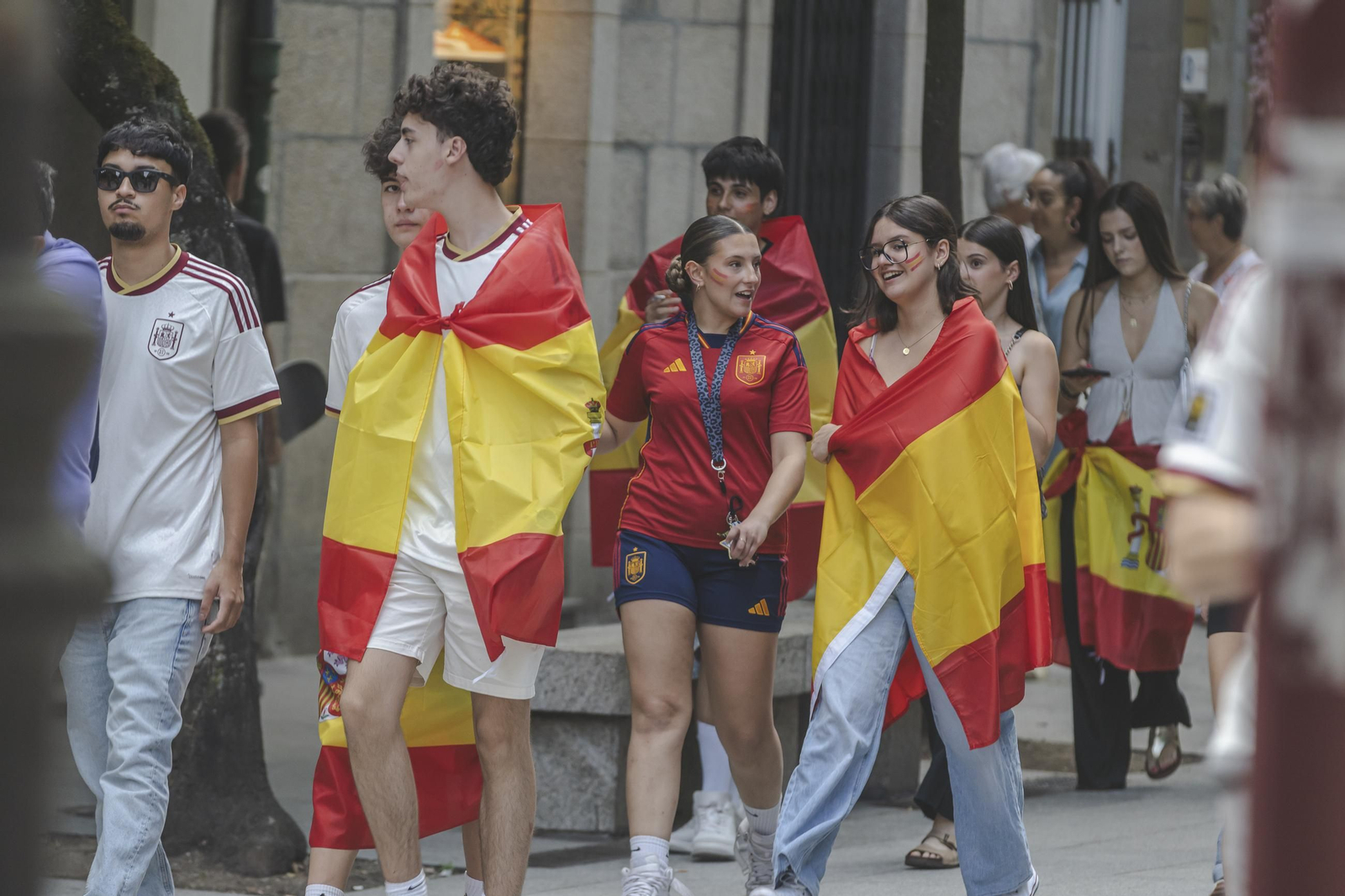 Galería | La ilusión por España tiñe de rojo la provincia de Ourense en la semifinal, en fotos