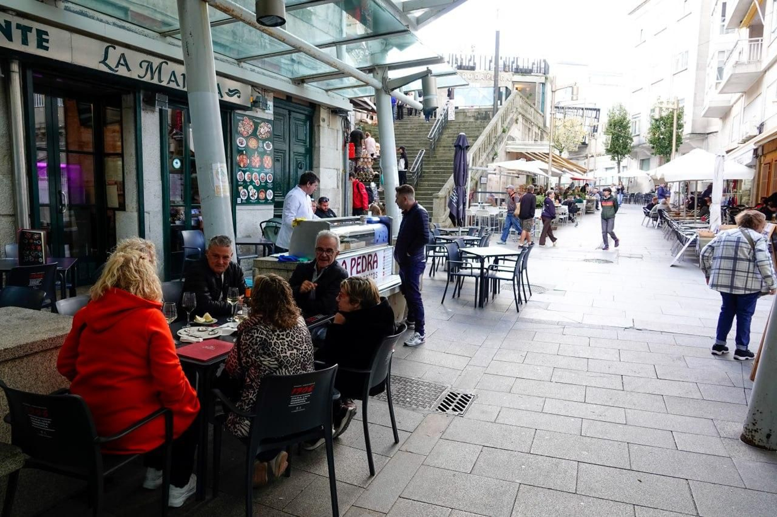 Galería | Dos gigantes del mar cierran el año en el puerto de Vigo