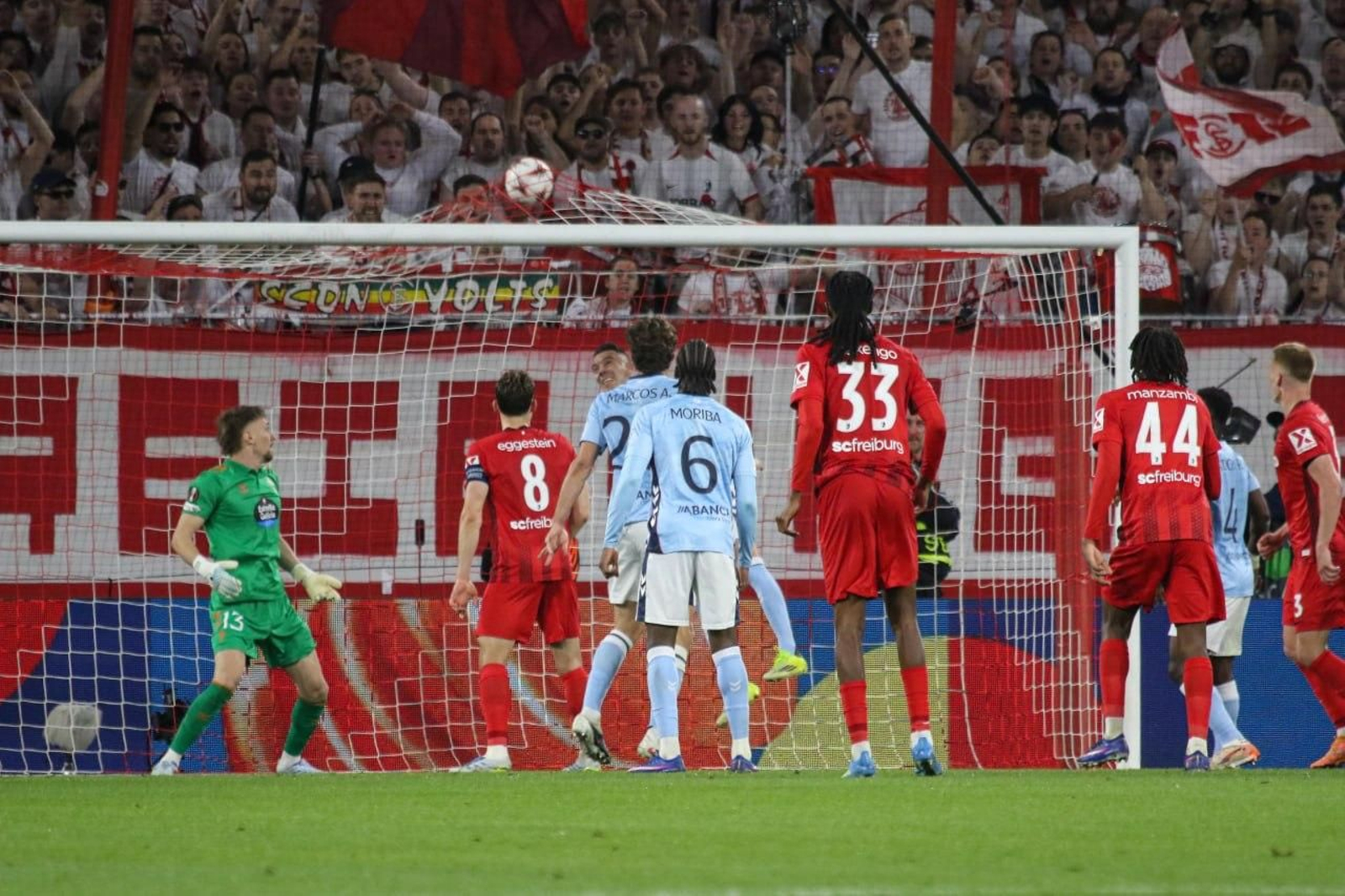 Galería | Noche amarga del Celta en Friburgo