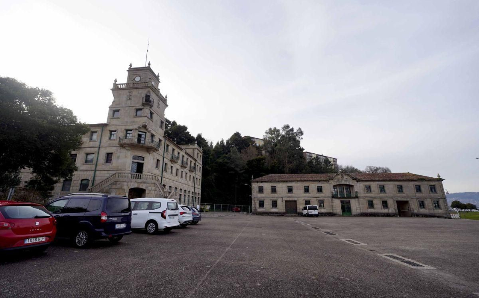 Las obras de acondicionamiento en los principales edificios de la ETEA, Faraday y Siemens, ya comenzaron para acoger el set de rodaje en marzo.