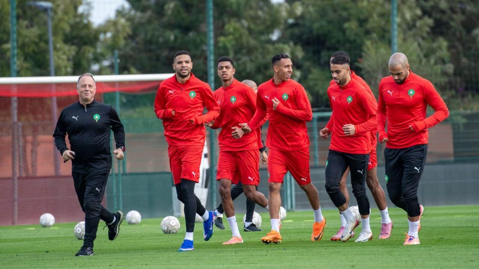 El preparador encabeza una carrera continua con varios internacionales marroquís.