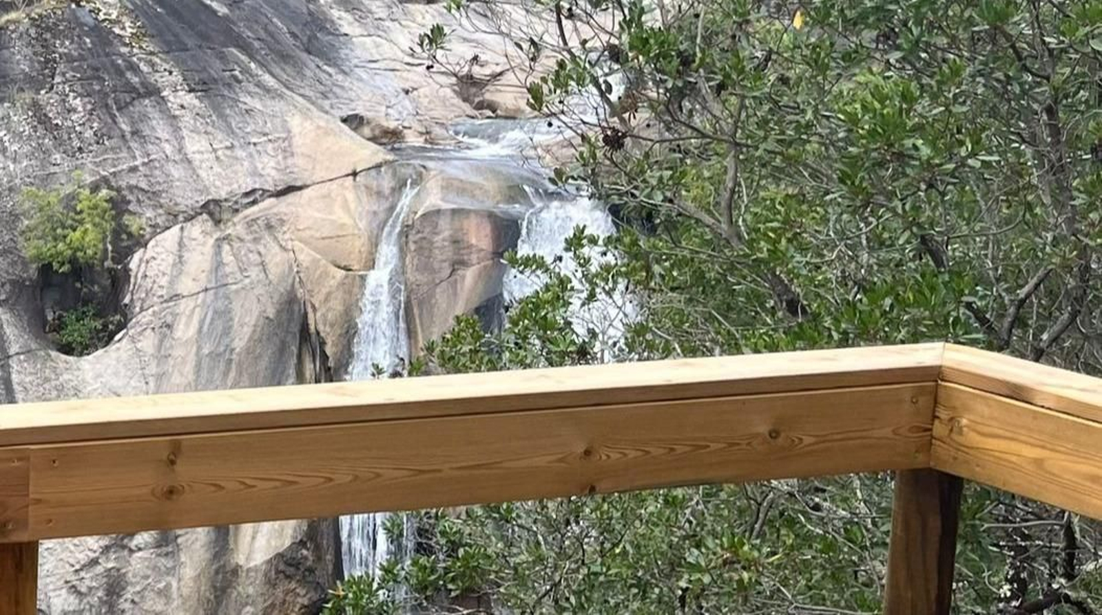 Un ruta hasta el Pozo da Seima, en Lobios