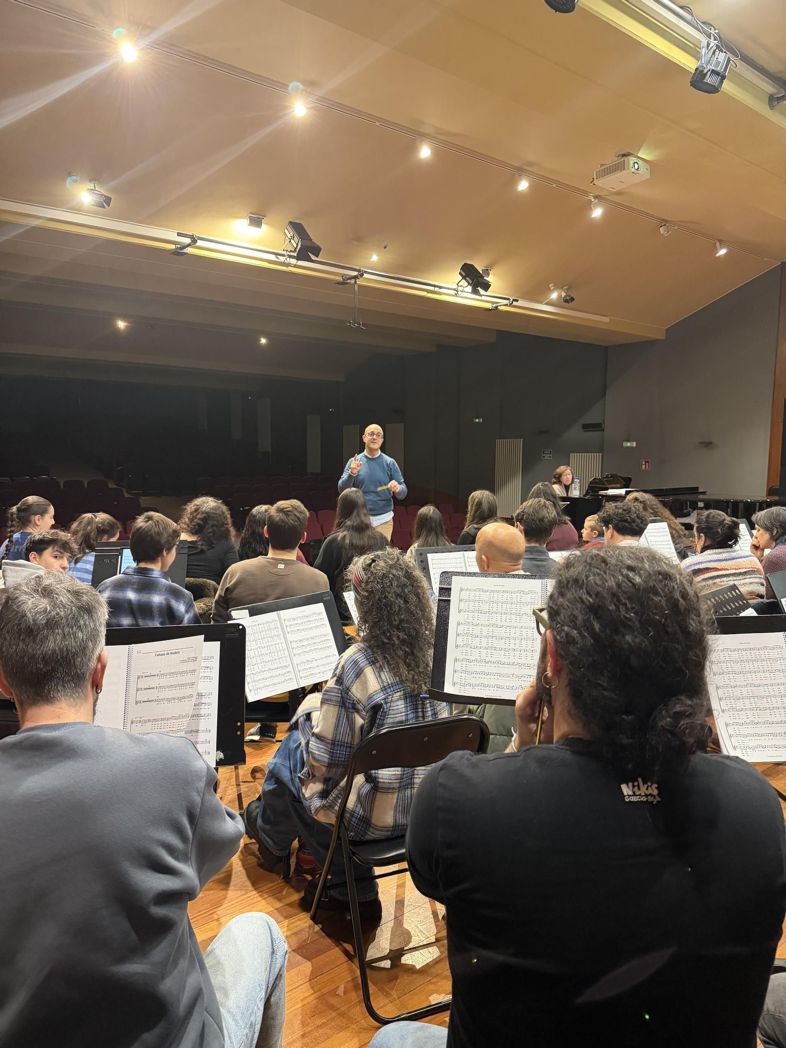 Formación sobre canto coral do CFR Ourense