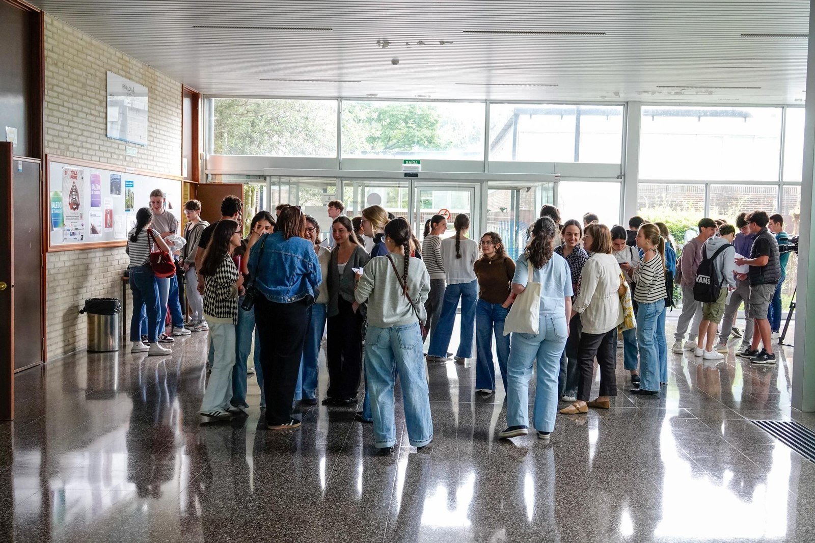 Ambiente en los pasillos en un descanso de los exámenes celebrados el año pasado.
