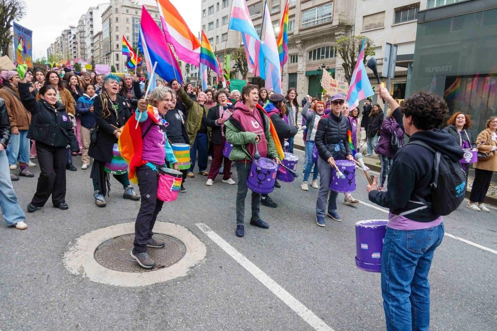 Galería | Las calles de Vigo se pintan de morado por el Día Internacional de la Mujer