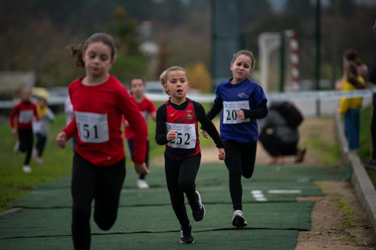 Galería | El cross escolar sigue con sus finales comarcales en Pereiro de Aguiar