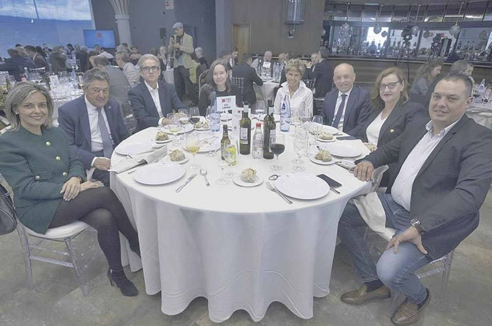 Noelia Pérez, diputada autonómica del PP; José Antonio Feijoó, alcalde del Concello de Baltar; José Manuel Díaz, director de Marcelino Díaz; Eva María Reza, arquitecta de la Deputación de Ourense; Begoña Álvarez, economista; Jorge Villarino, del grupo La Región: Ana Pumar, de A. Pumar auditores, y Ricardo Alonso, de Stellantis Vigo.