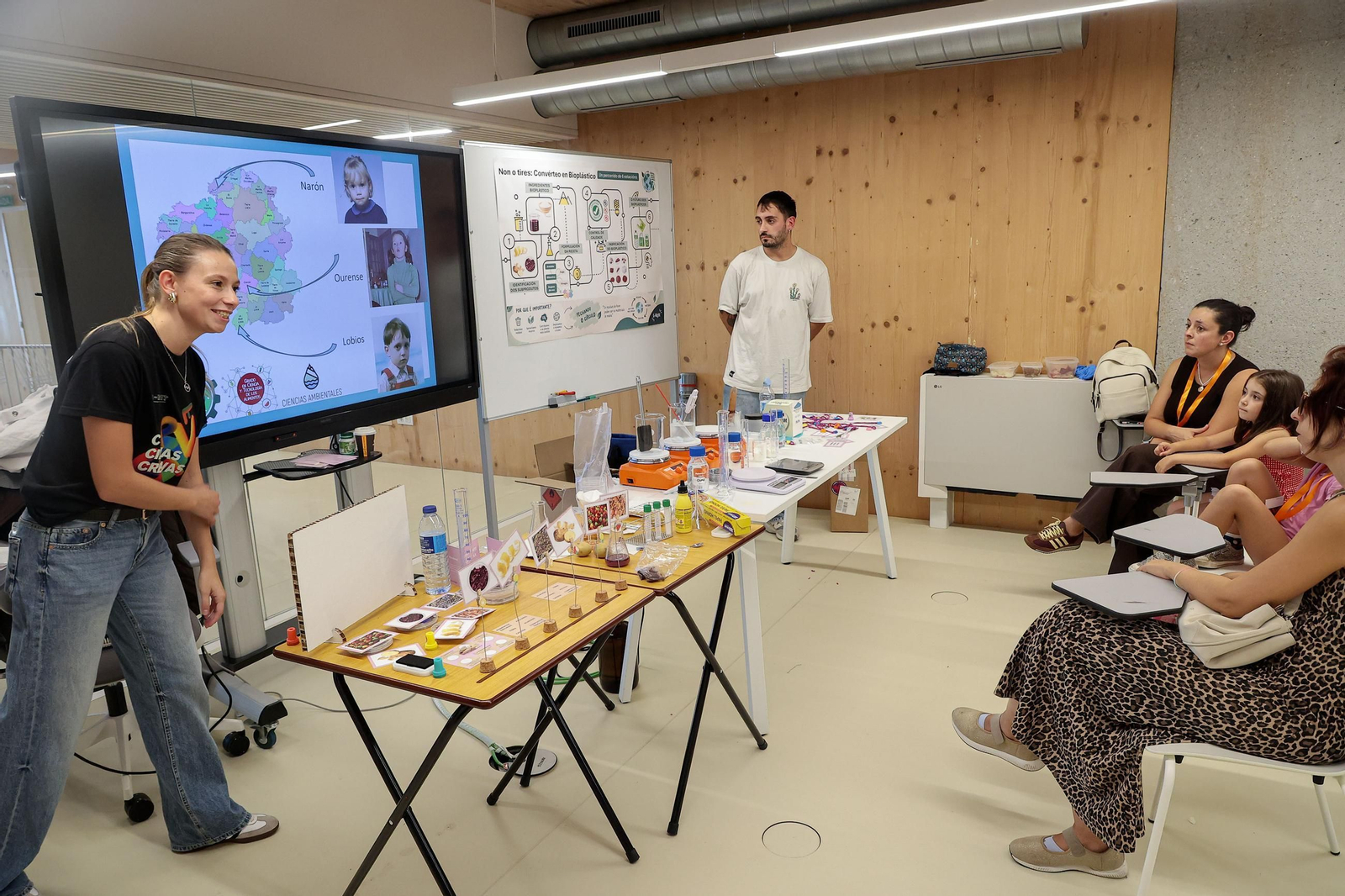 Galería | La feria G-Night toma el edificio Redeiras y el Berbés con sus talleres científicos