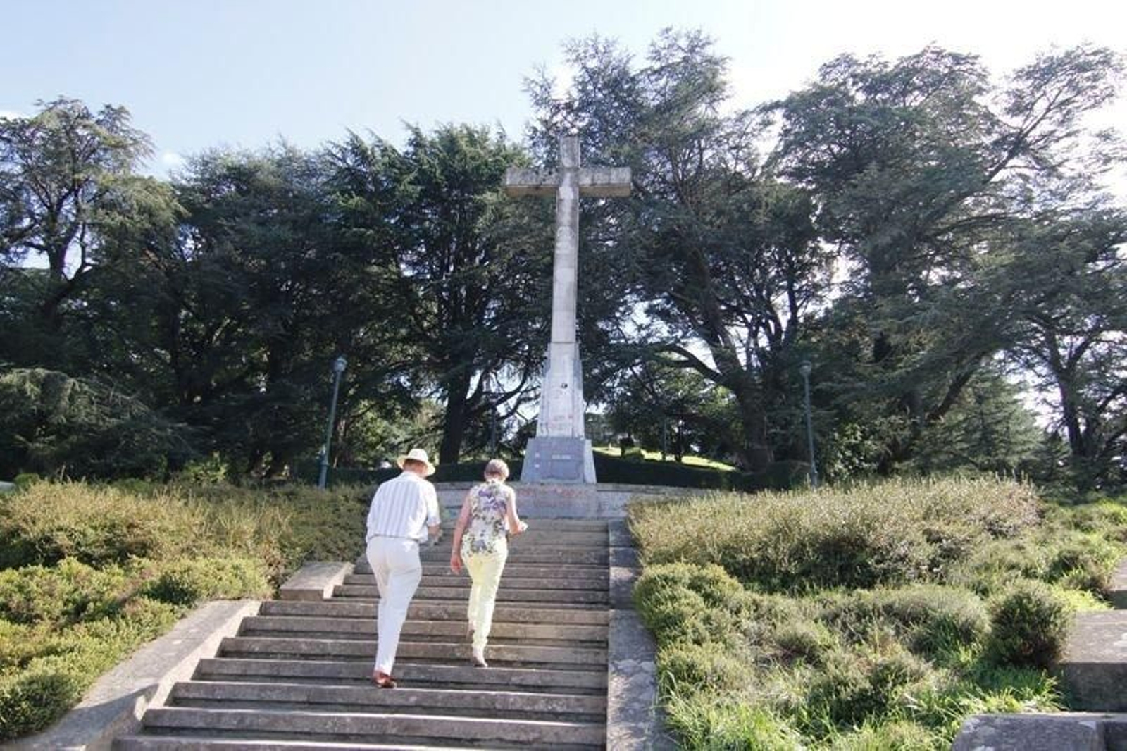 La cruz de O Castro tendrá que ser derribada según una sentencia judicial.