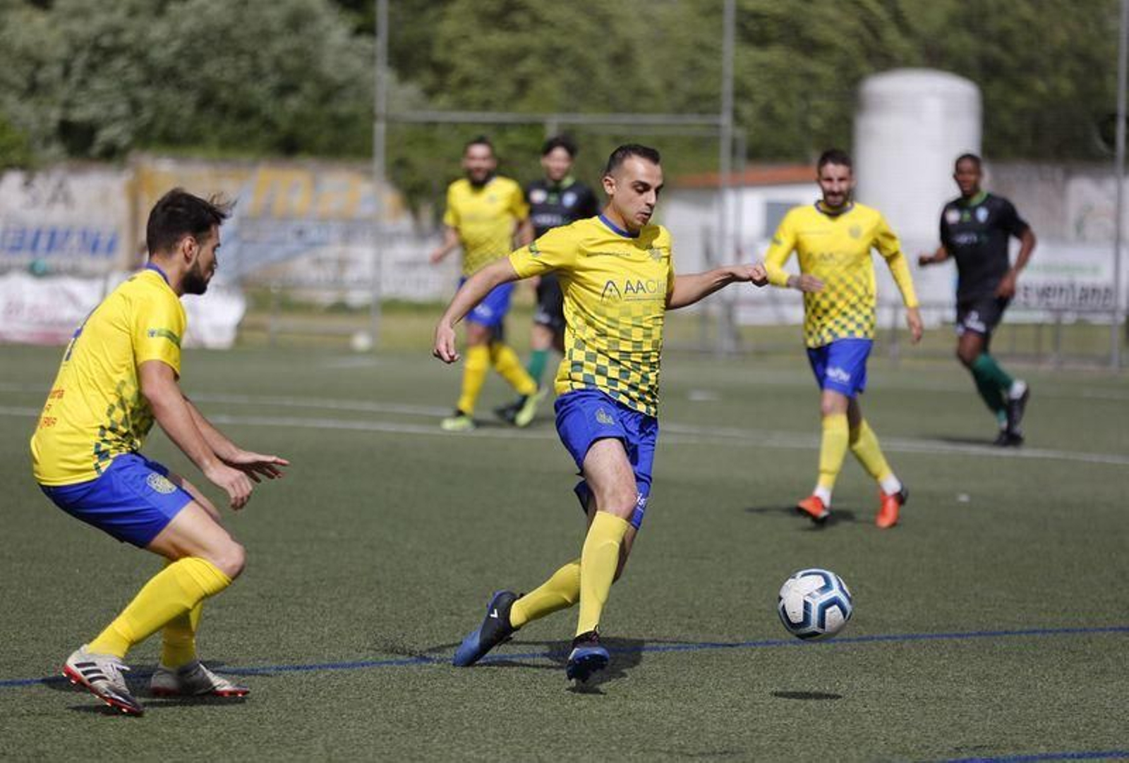 El partido entre el Polígono y el Barbadás (Xesús Fariñas)