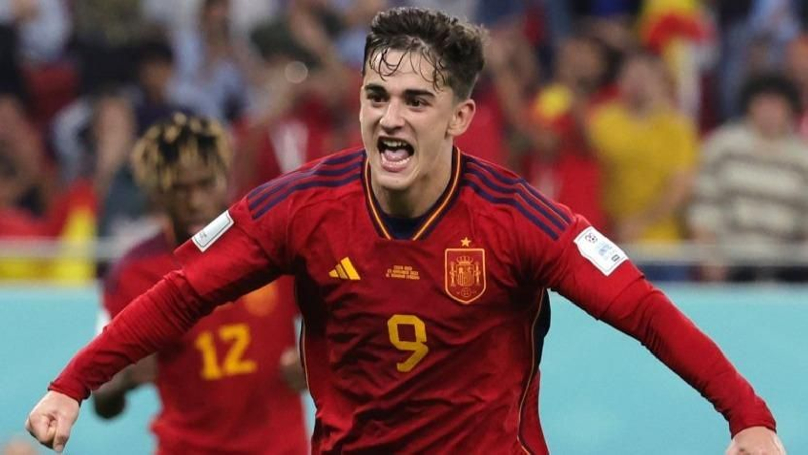 Gavi celebra su gol.