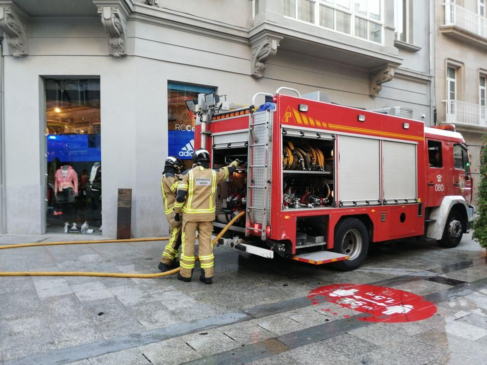 Un incendio se desata en la sede del Celta 49