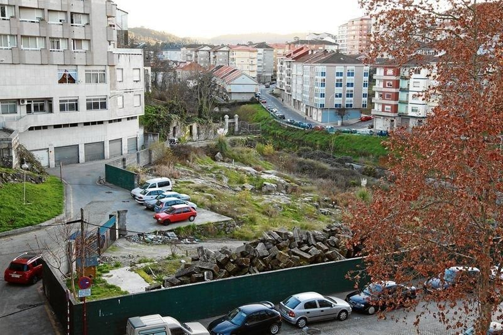 Espacio donde estaba situada la antigua casa de baños, expropiada a Xardín das Burgas.