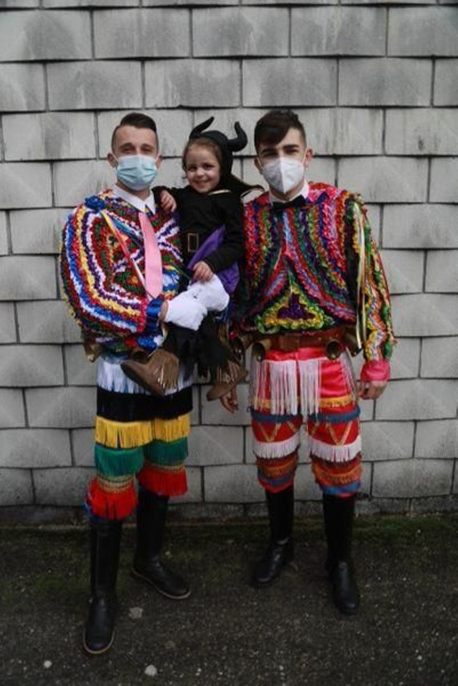 Boteiros recorren Vilariño de Conso (JOSÉ PAZ)