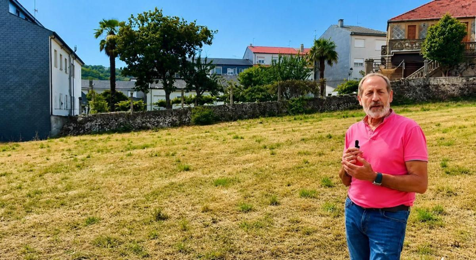 El alcalde, Gemán García-Ávila, en el aparcamiento número 1.