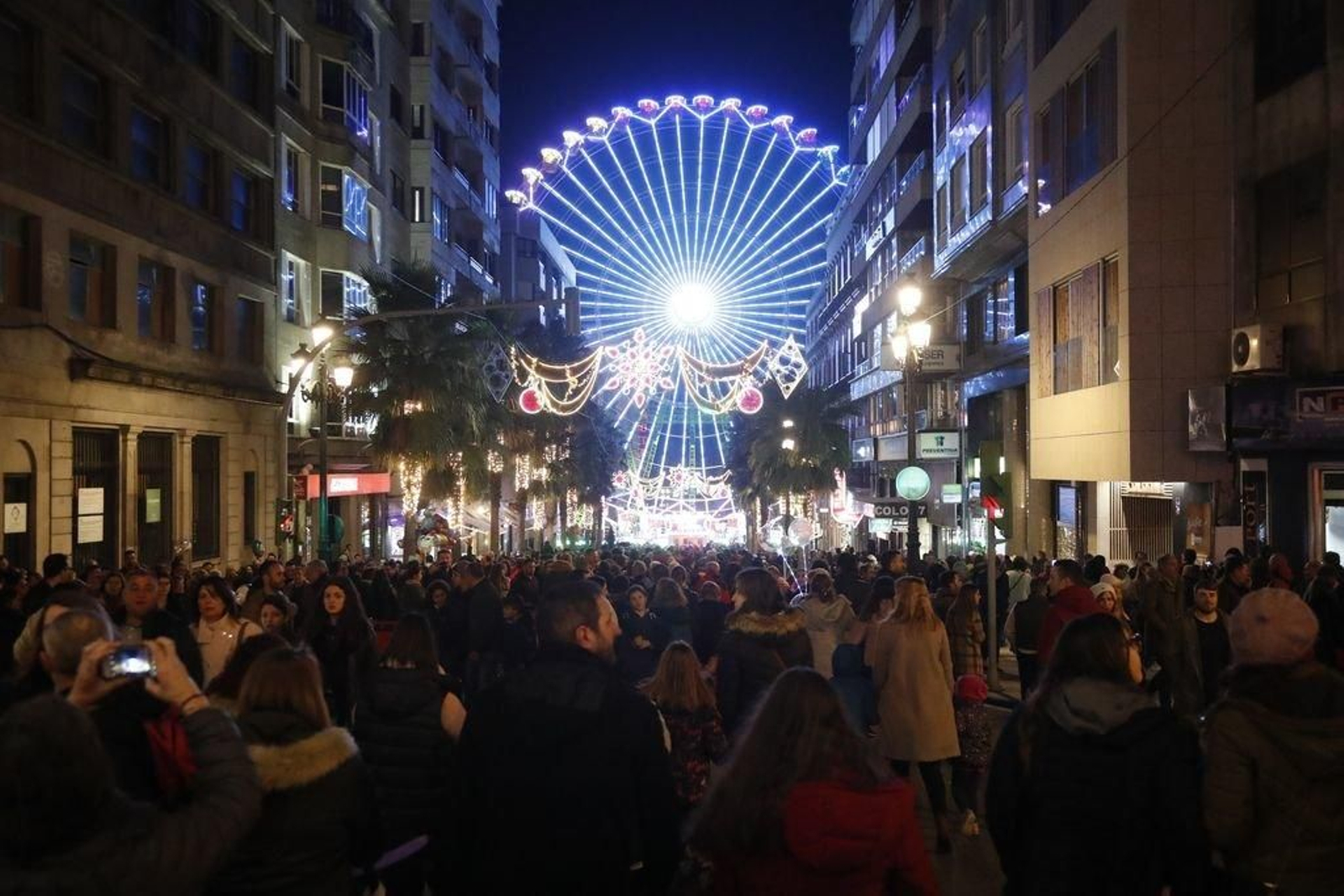 Los turistas invaden Vigo en el Puente176