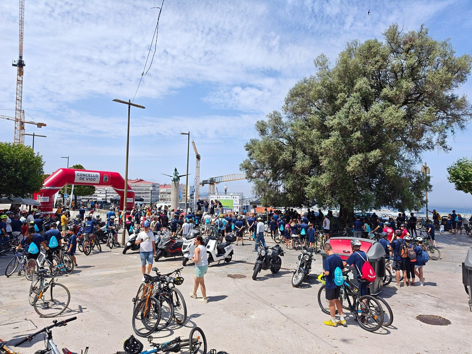 Galería | El ciclismo toma Vigo con la primera edición del Día de la Bici de Atlántico