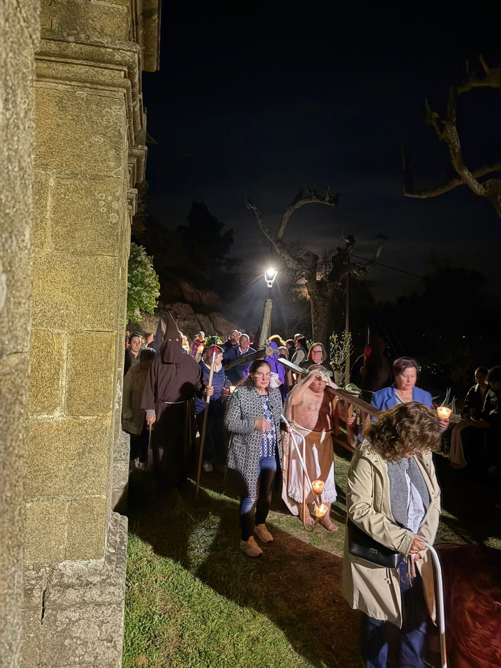 Galería | Las tinieblas y la procesión de los Penitentes conquistan Oímbra