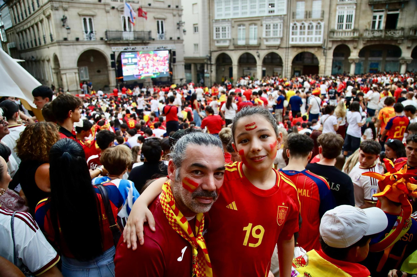 Galería | La provincia de Ourense se tiñe de rojo para apoyar a España en la final del Mundial