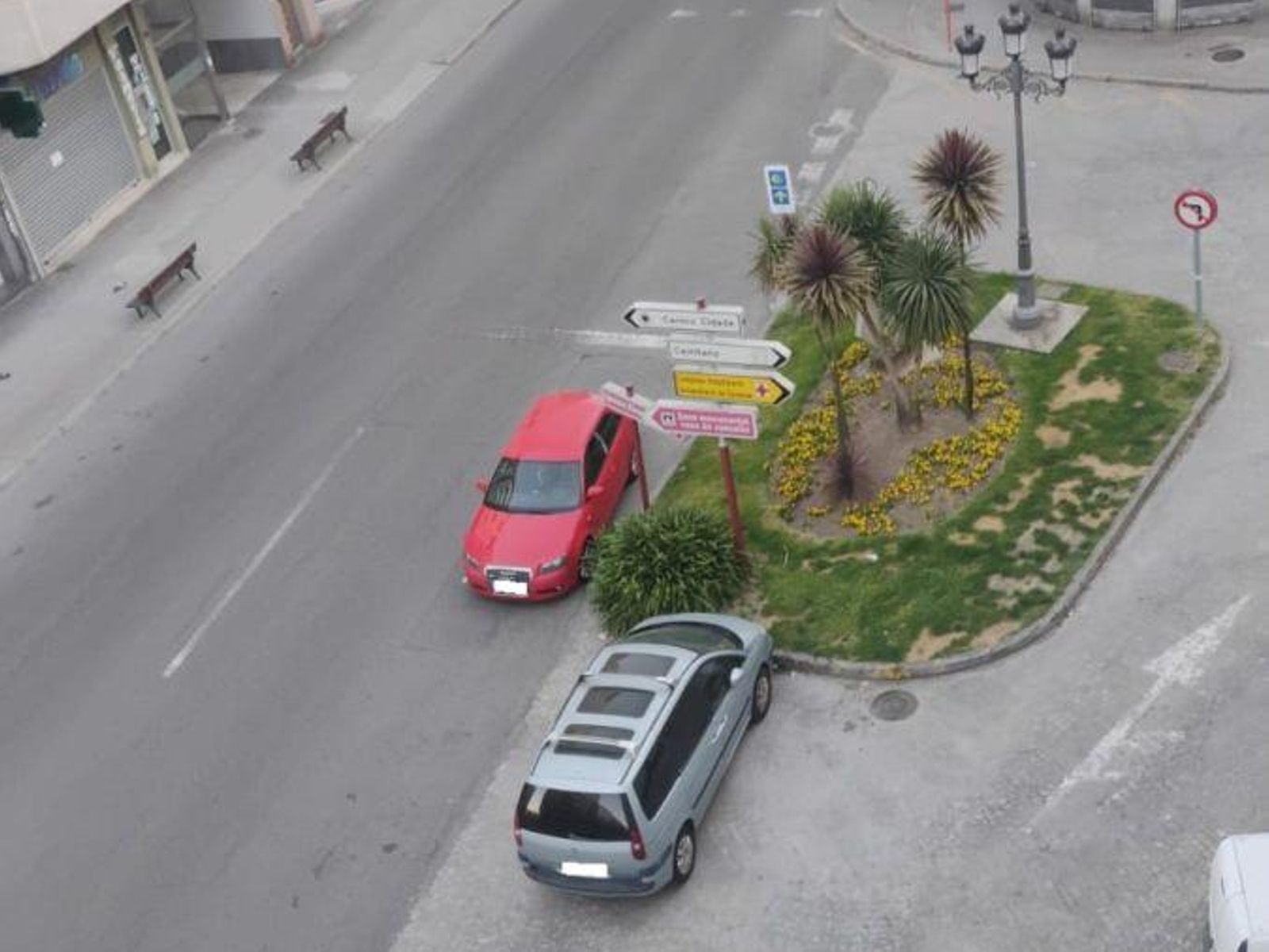 Excesos á hora de aparcar en Ourense.