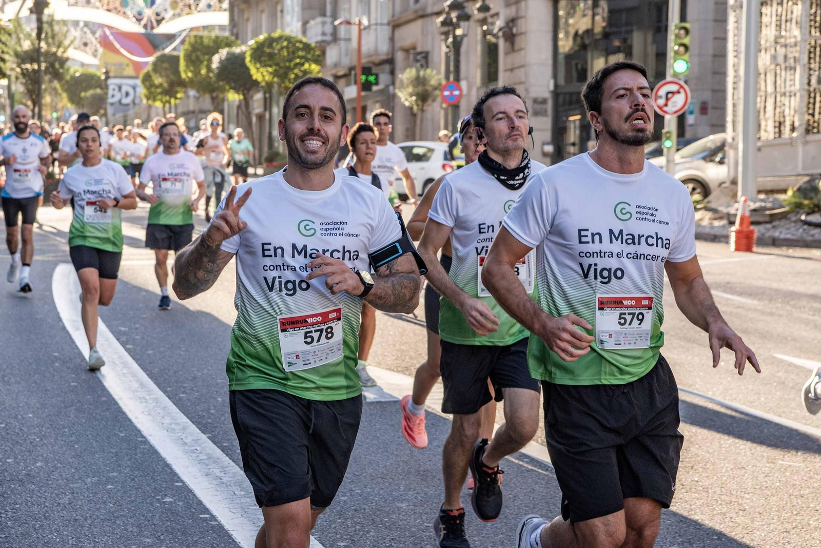 Galería | La Vigo en Marcha contra o Cancro congrega a 3.000 personas en su primera edición