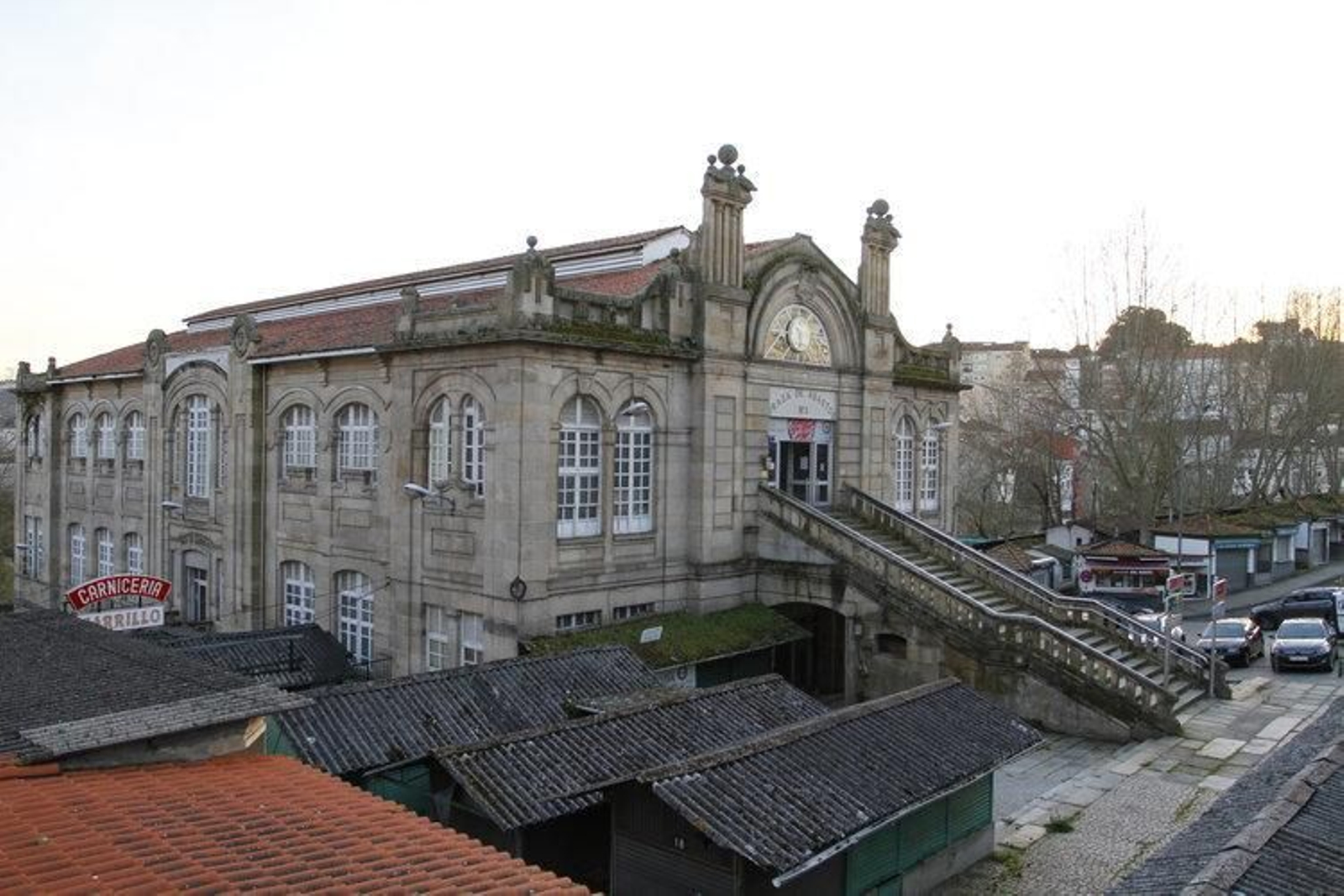 La Plaza de Abastos de As Burgas, cerrada para su reforma.