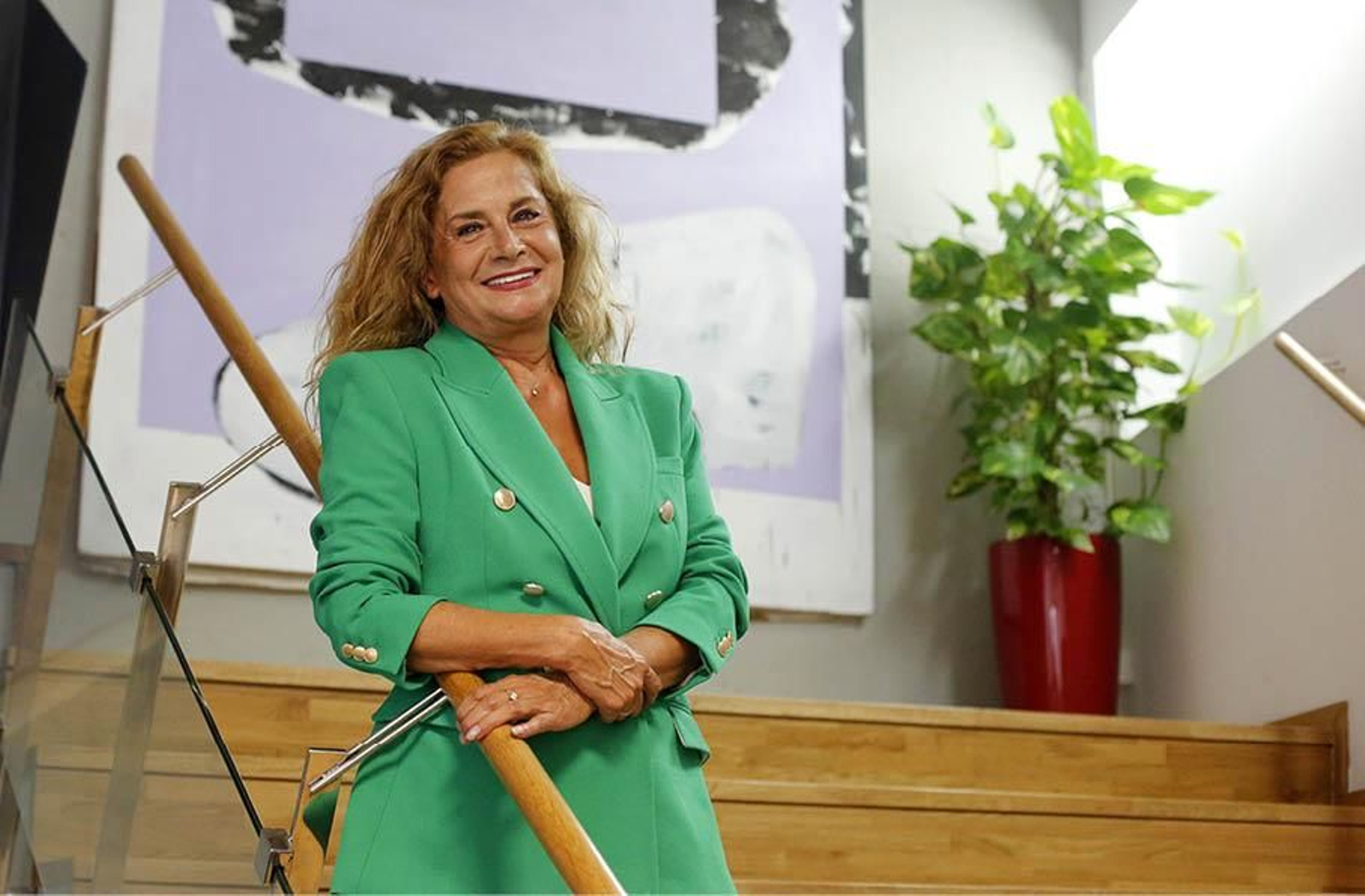 Además teniente de alcalde en Vigo y presidenta provincial, Carmela Silva fue diputada en el Congreso y senadora.