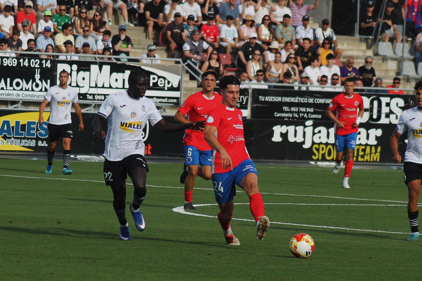 Galería | La UD Ourense no está sola en Cuenca, la afición los acompaña en un día que puede ser irrepetible