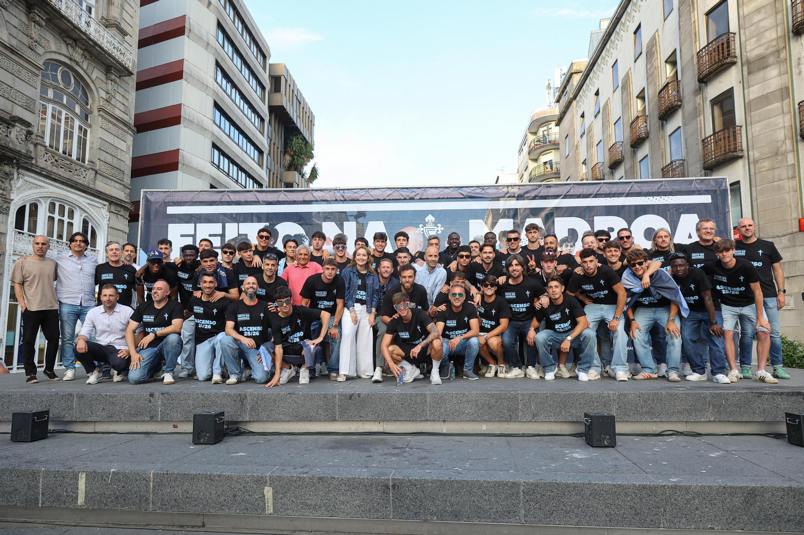 Galería | El Celta Fortuna celebra en Porta do Sol el ascenso a Segunda