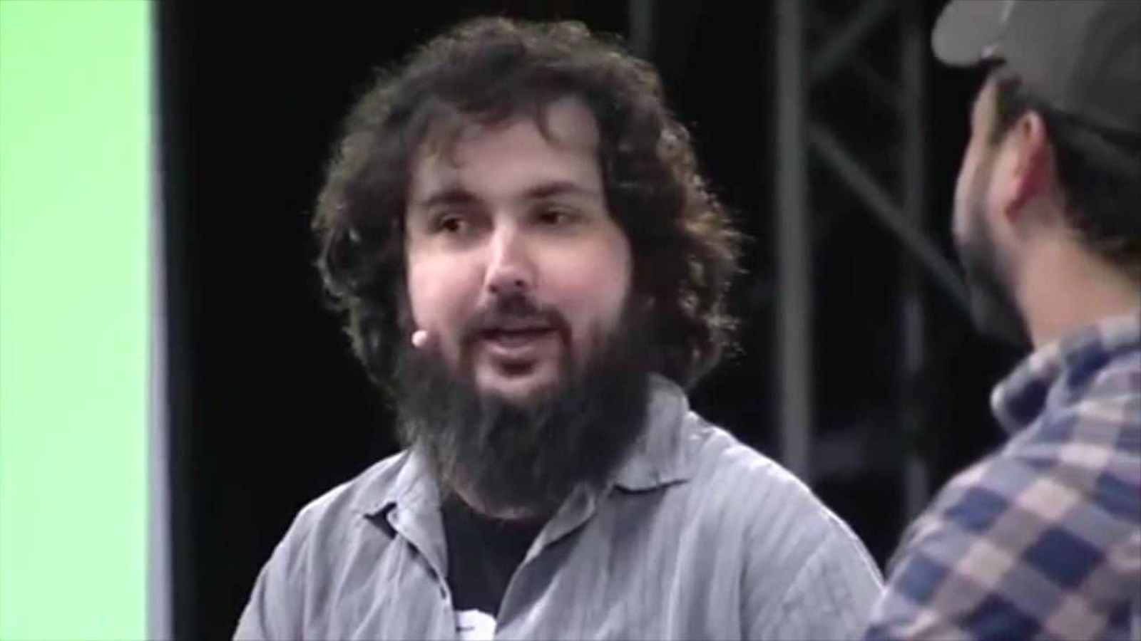 Loulogio comenzó en Youtube.