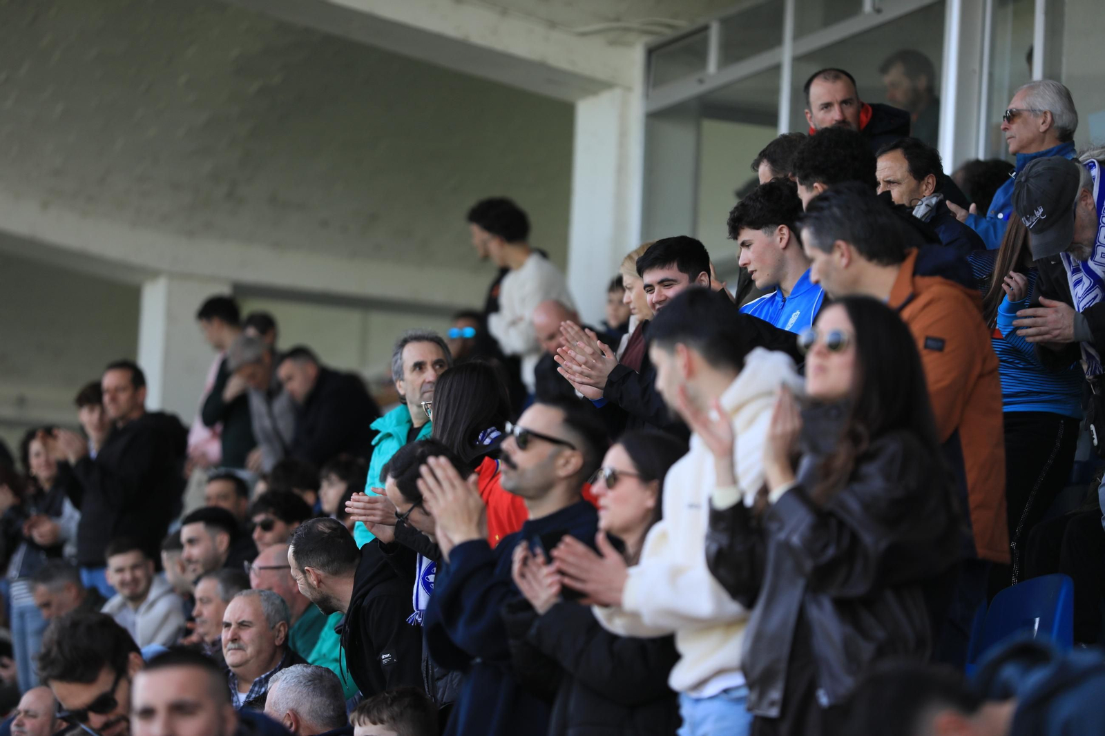 Galería | Alegría y resignación entre el Ourense CF y el Arenteiro en el Estadio de O Couto