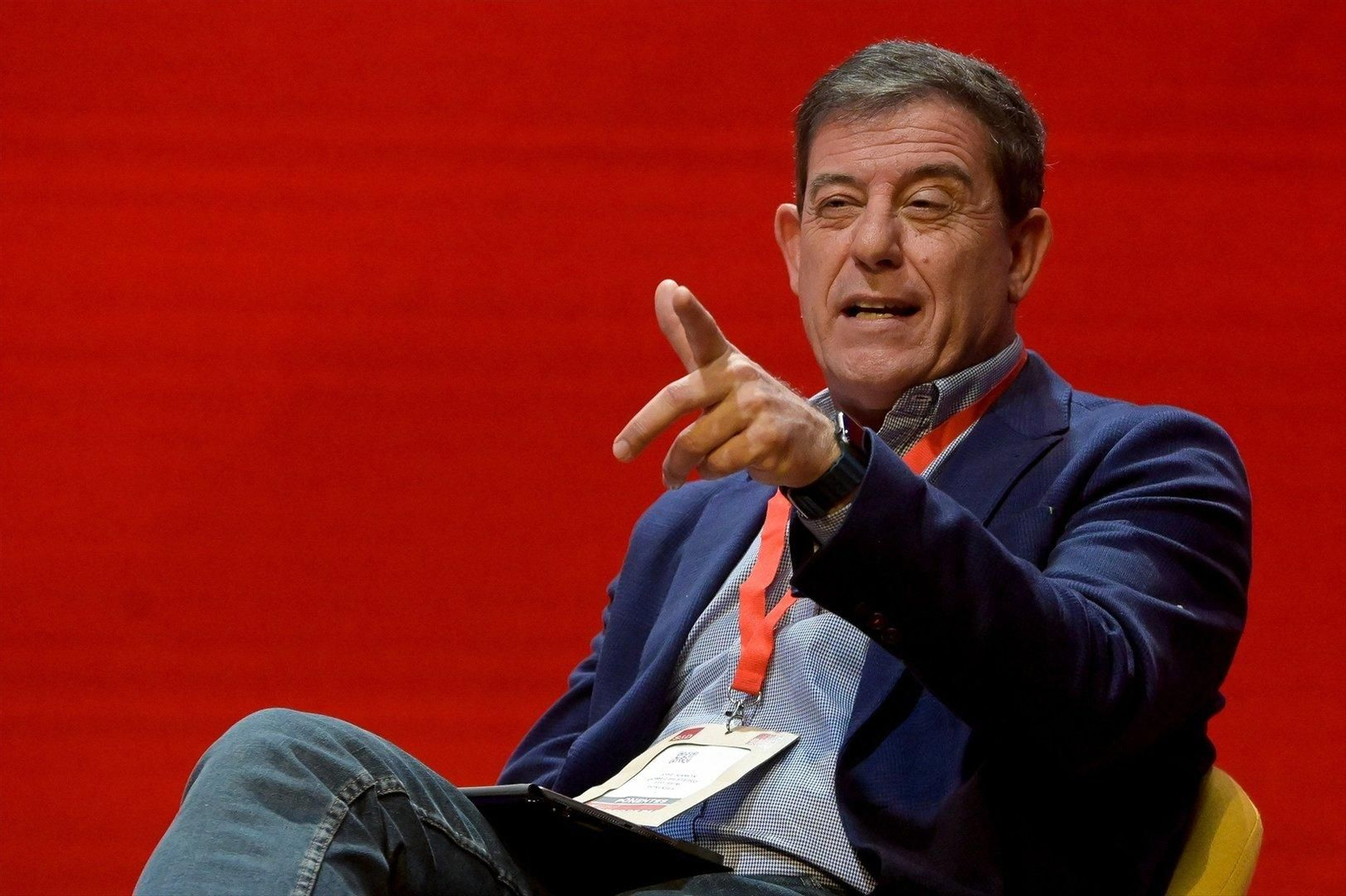 El candidato del PSdeG a presidir la Xunta de Galicia, José Ramón Gómez Besteiro, durante la convención política del PSOE en A Coruña. // EP