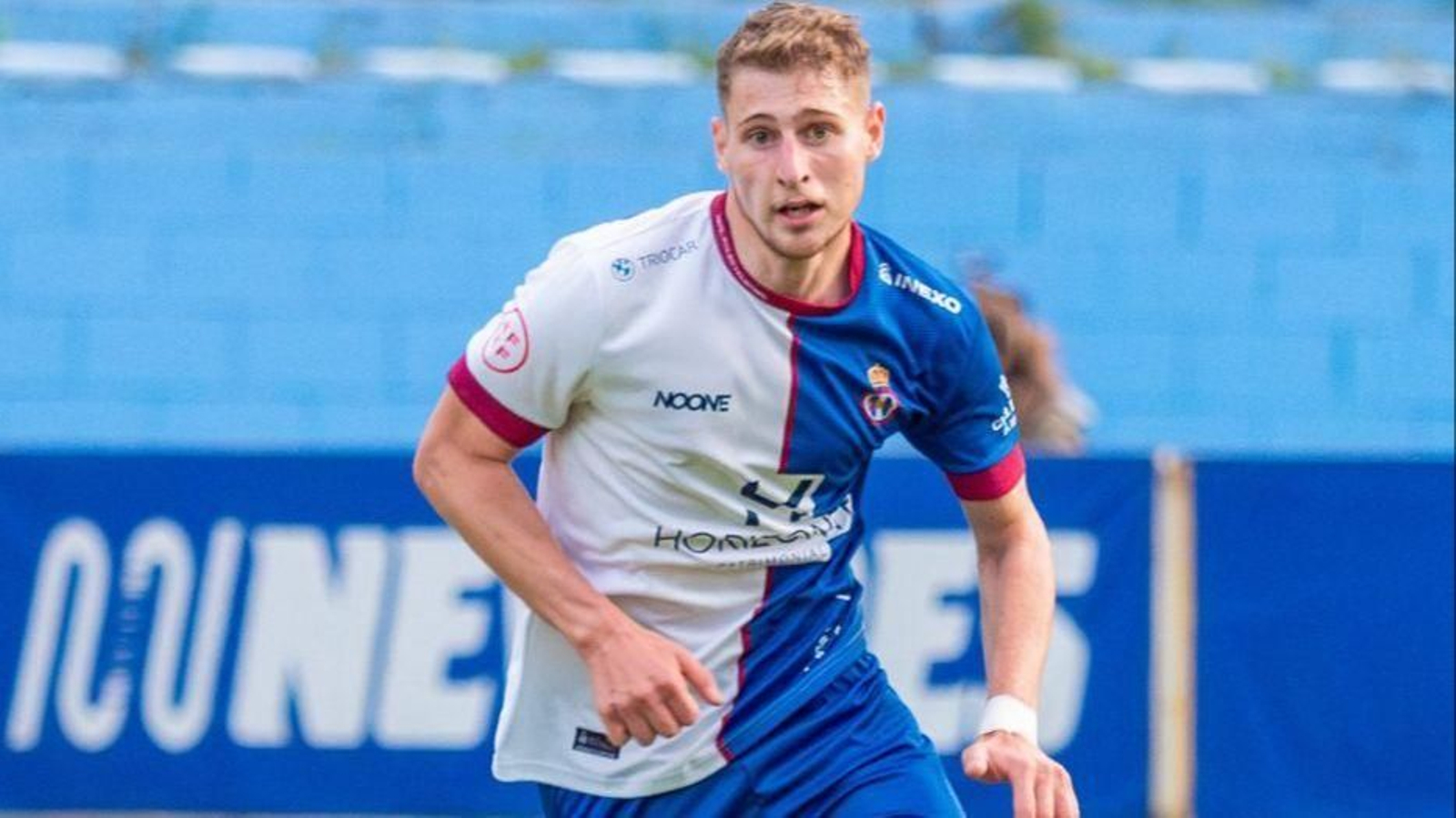 El nuevo centrocampista del conjunto vigués compitió en el Avilés y en la UD Ibarra canaria.