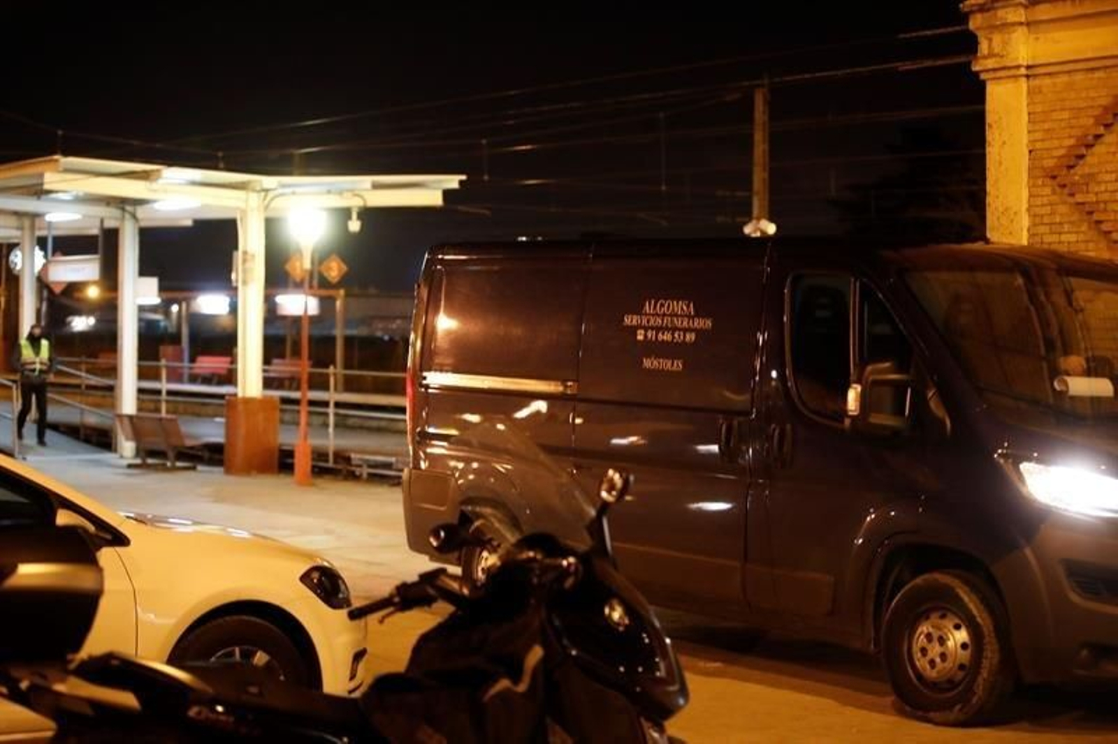 La estación en la que se arrojó el padre de los niños.