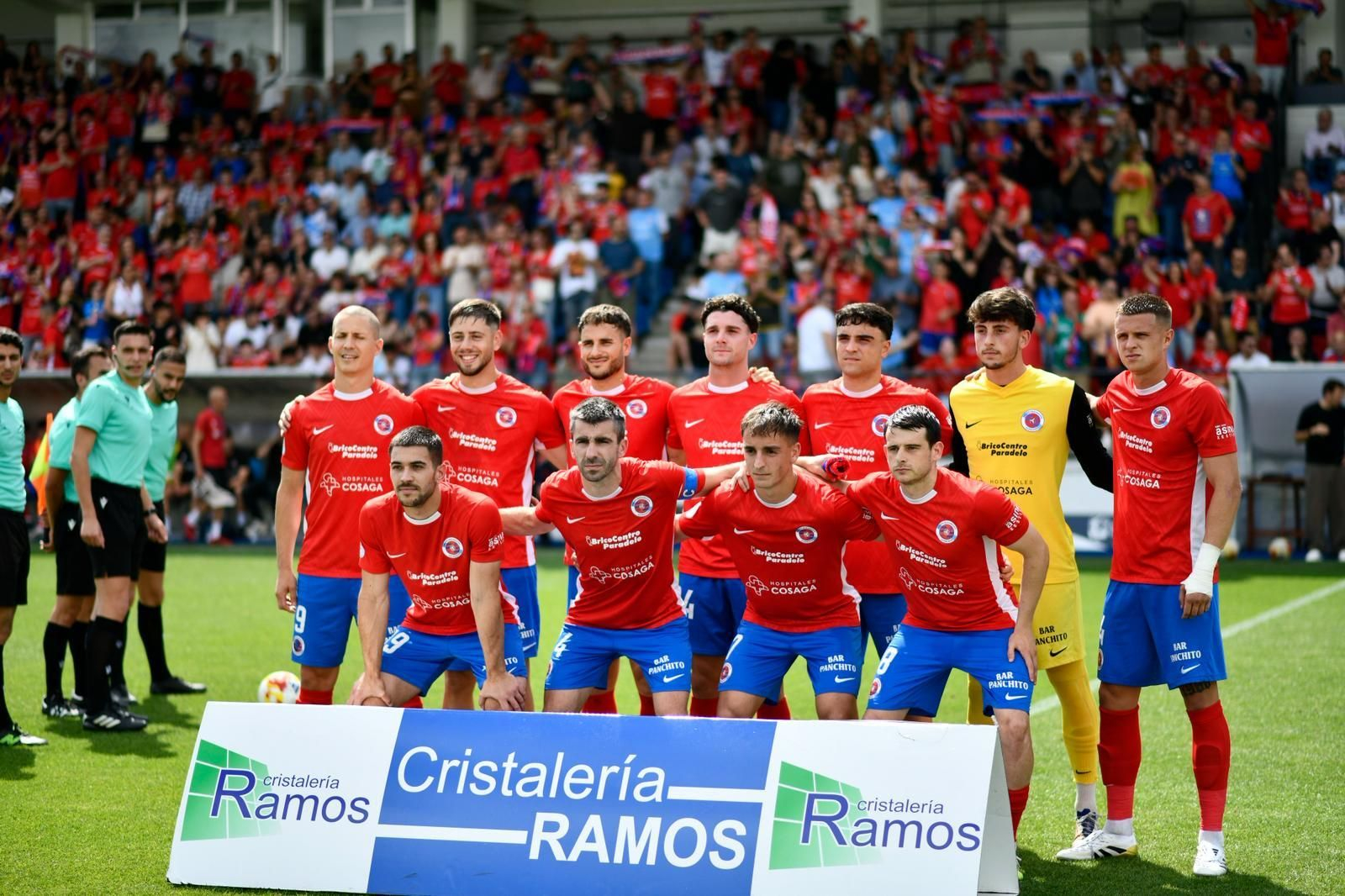 Galería | La UD Ourense quiere llegar a Primera Federación y la afición se vuelca con el equipo en O Couto